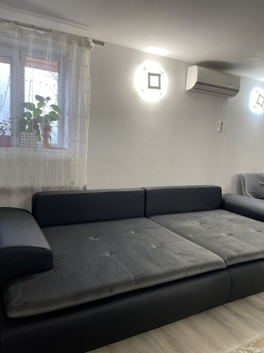 Vand canapea in stare foarte buna,impecabila!