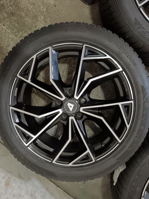 Set jante aliaj prindere 5x114.3 et 50 cu anvelope iarna 235/50/19 kia Hyundai mazda Renault Nissan