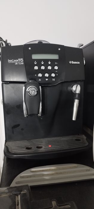 Aparate cafea DeLonghi și Saeco