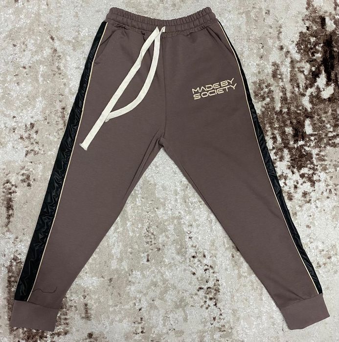 Vând compleu nou de bărbați Mare by Society