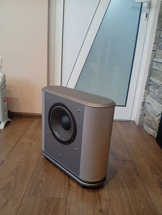 Продавам активен субуфер TEUFEL Concept P