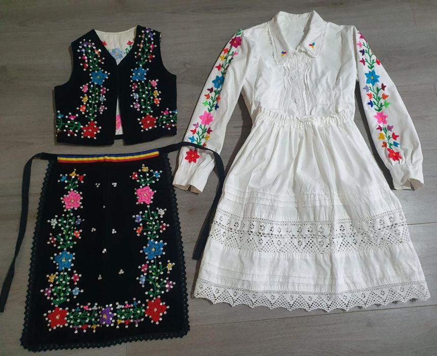Costum popular de copii .5 - 8 ani