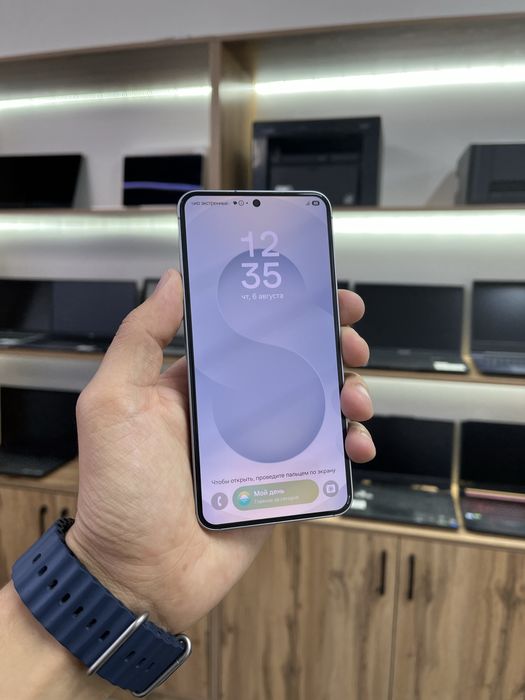 Телефон Samsung Galaxy S25