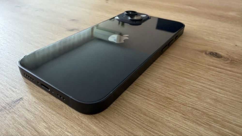 iPhone 14 256GB, без драскотини