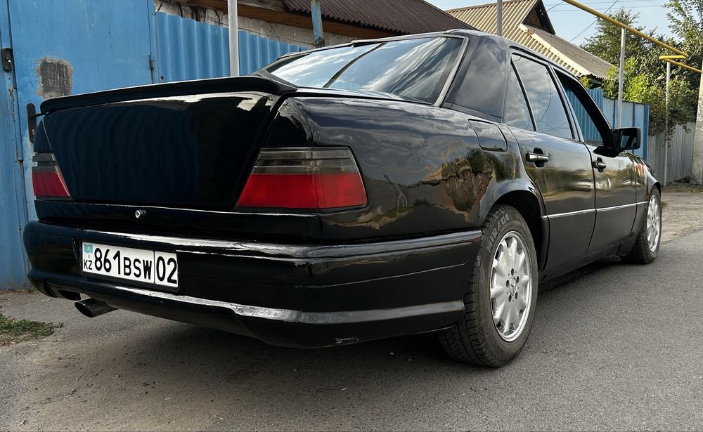 В продаже Мерседес W124
