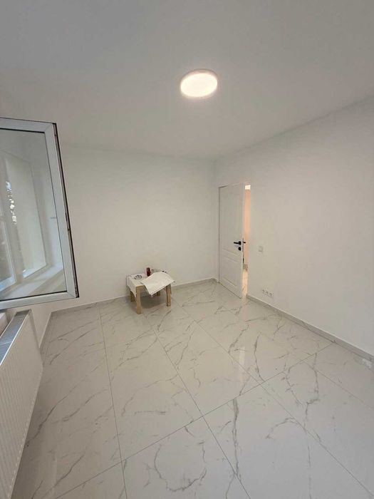 Apartament 2 camere, 45 mp, parter, Aleea Trandafirilor - ideal cabinet, birou sau salon