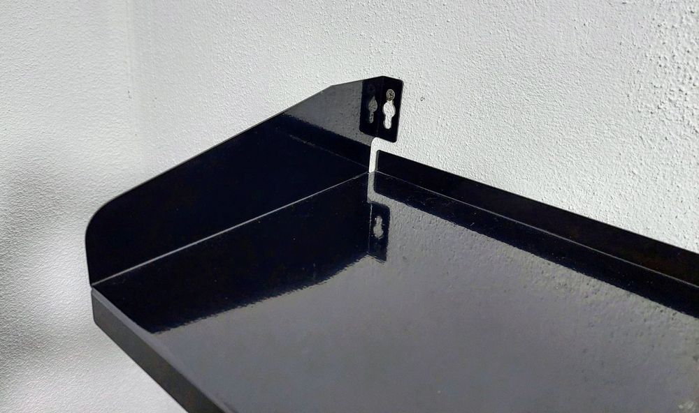 Метална етажерка