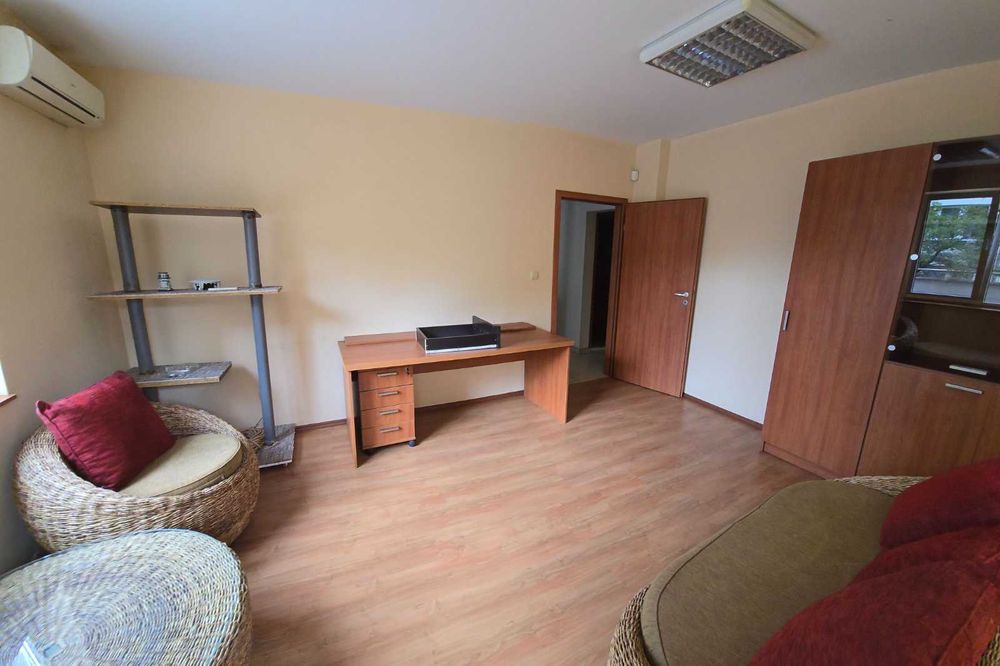 Дава се под наем Офис в София, Гоце Делчев - 250 кв.м за 950 € - Снимка #4