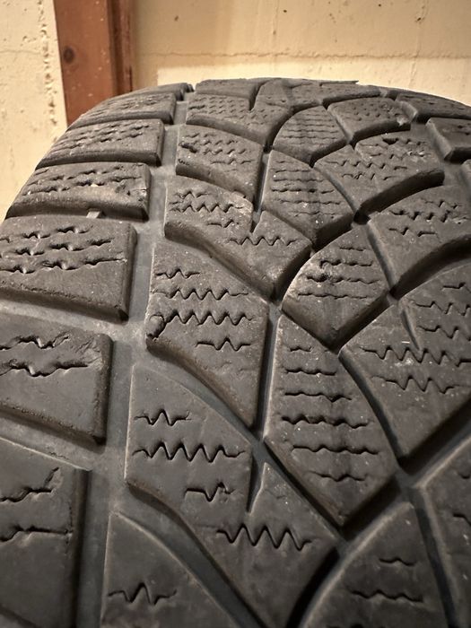 Jante originale BMW R16 cu anvelope iarna Goodyear205/60/16 RunFlat