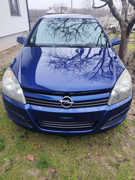 Dezmembrez Opel Astra h 16 benzină