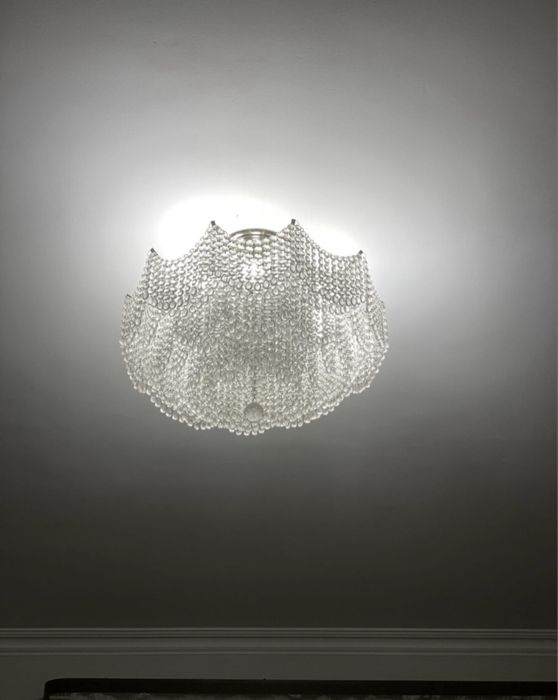 Продам люстру для зала