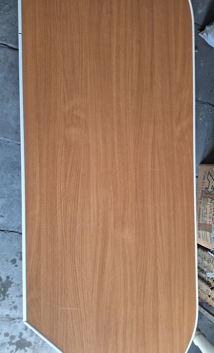 Продам хороший стол!