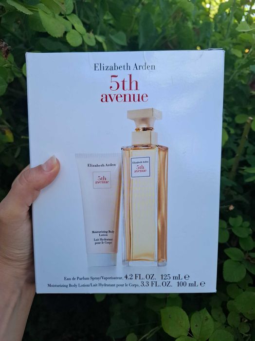 Set Elizabeth Arden nou apă de parfum 125 ml și loțiune de corp