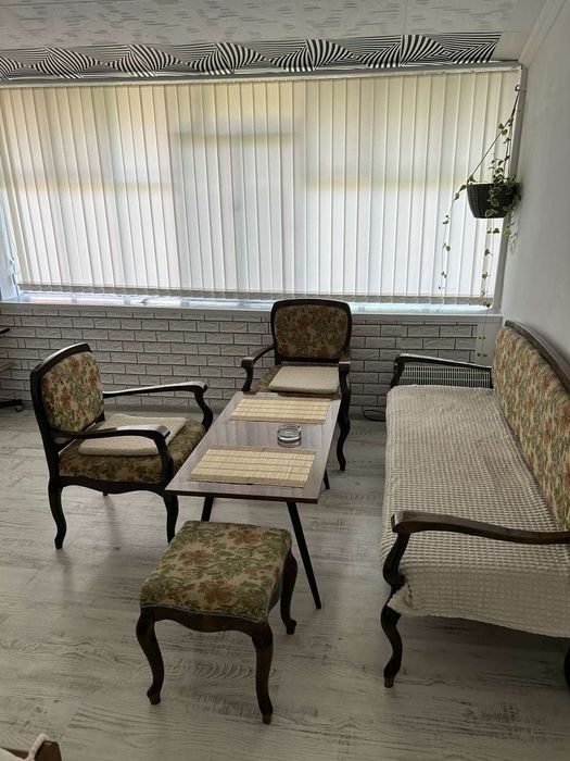 Старинна холна мебел,много запазена!