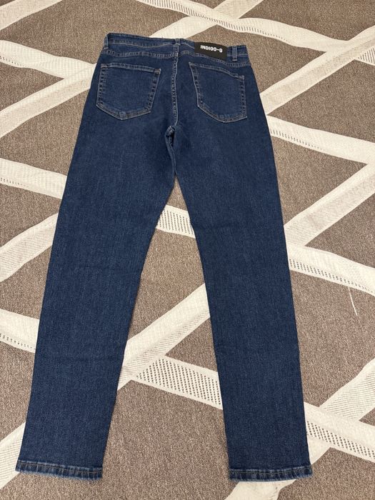 Мужские темно-синие джинсы