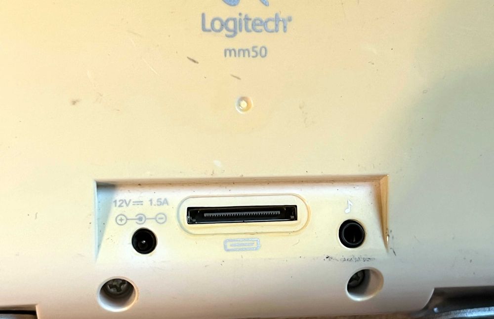Boxa activa Logitech mm50 dock iPod 30 pin functional