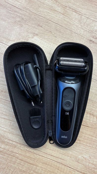 Vând Aparat de ras electric Braun Series 6 61-N1000s, încă în garanție