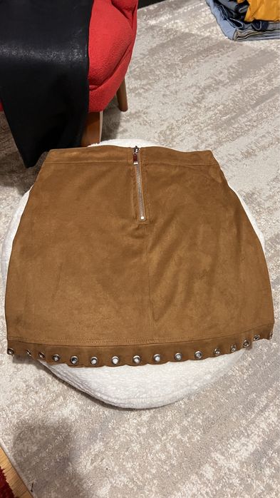 Fusta scurta maro