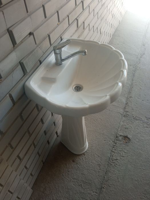 Продается умывальник.