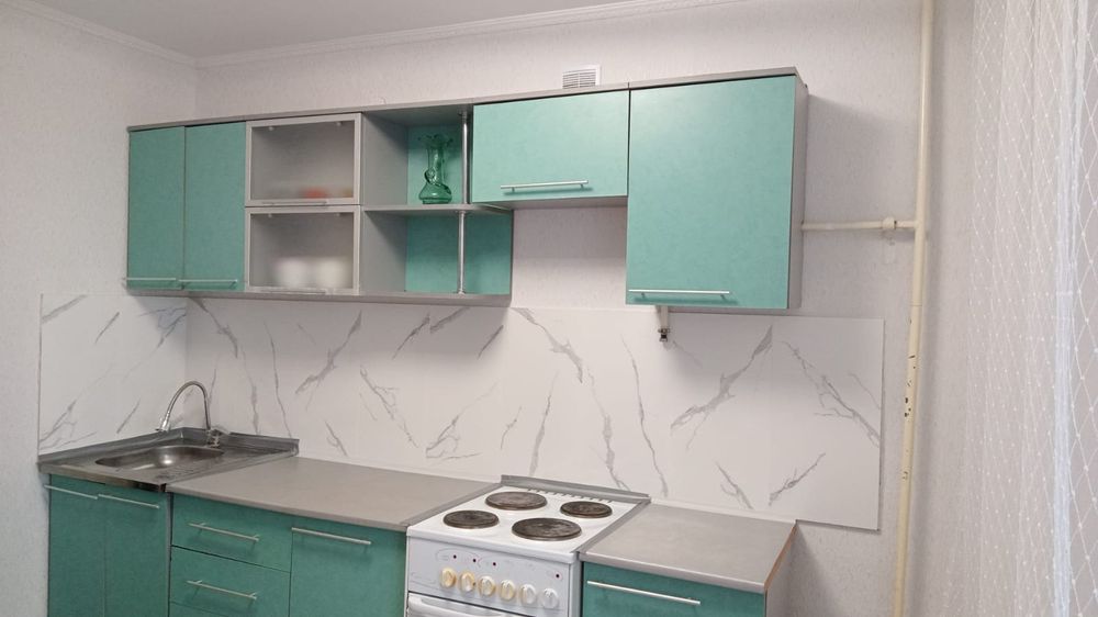 Продам кухонный гарнитур и плитку