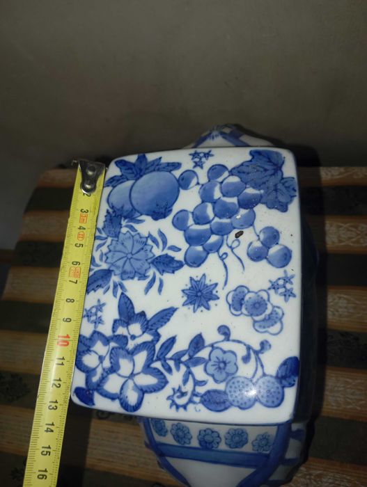 Стара поставка за саксия