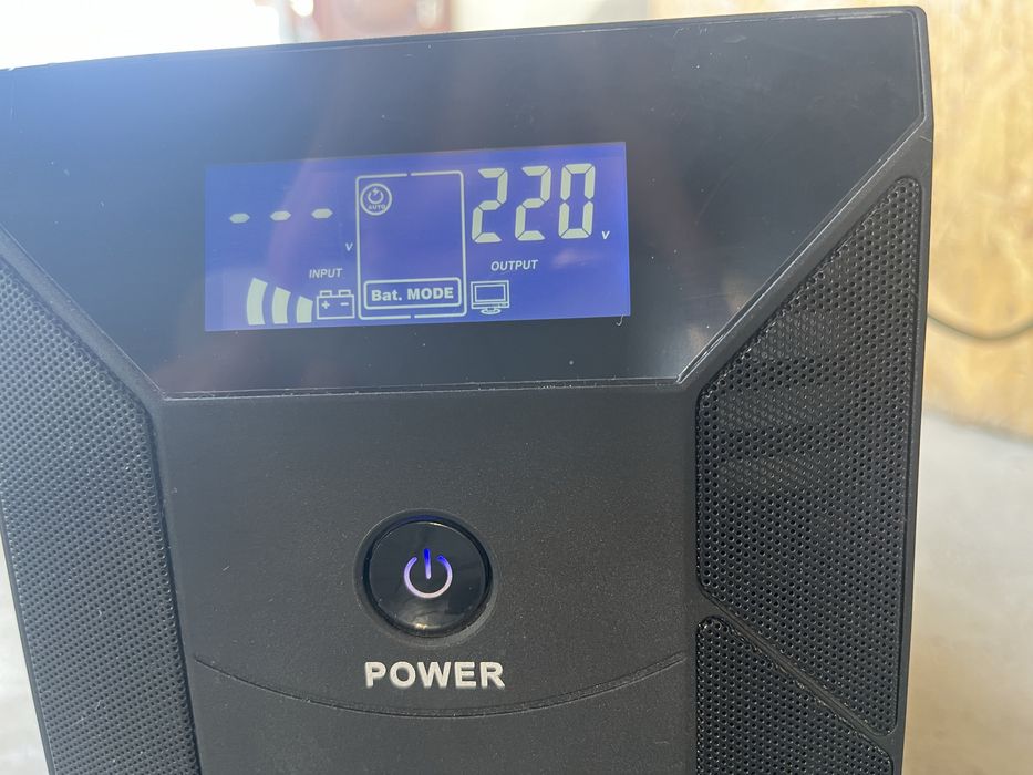 ИБП UPS бесперебойник 3 кВт модель 3000V