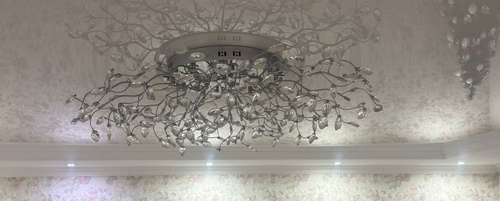 Люстры. В хорошем состоянии.