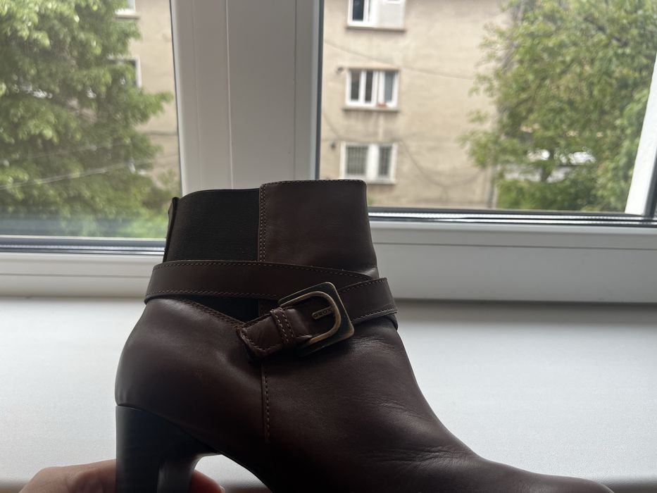 Botine elegante Geox