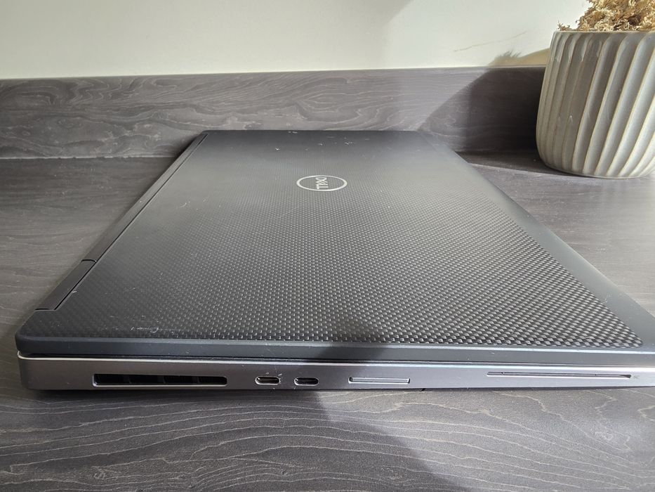 Лаптоп  17.3" Dell Precision 7740, Intel i7, 32GB RAM, 1TB NVMe, Quadr