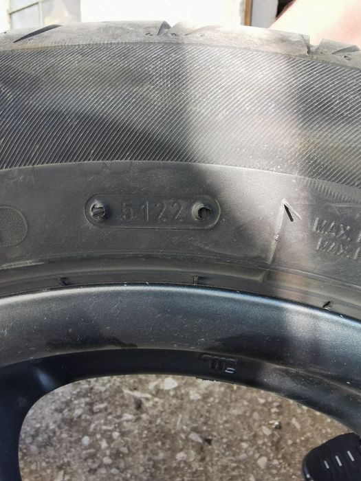 Цената е за 4бр.Гумите са в много добро състояние.