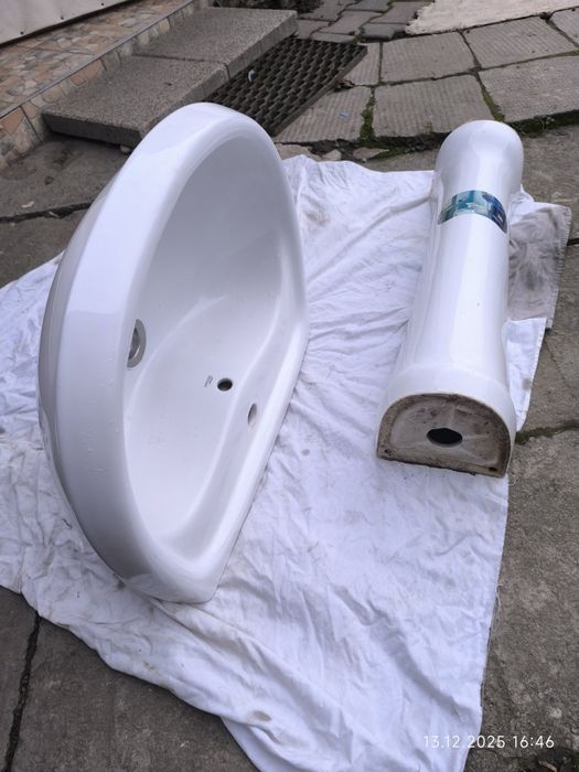Vând set chiuvetă+pedestal Menuet .