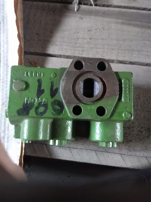 Клапан рулевой джон.дир 9320