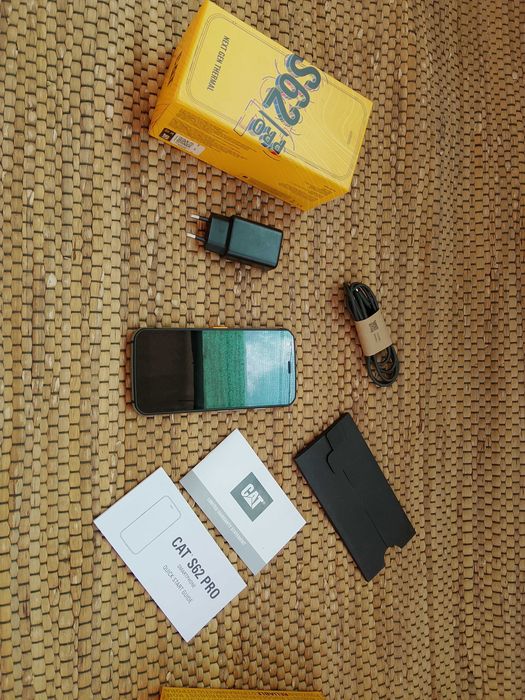 Мобилен телефон с термокамера CAT s62Pro