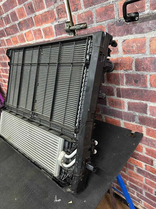 Caseta radiator BMW g01 3.0 Plug in