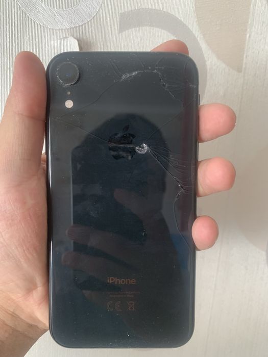 Продам два телефона Айфон  ХР 55000 окончательно