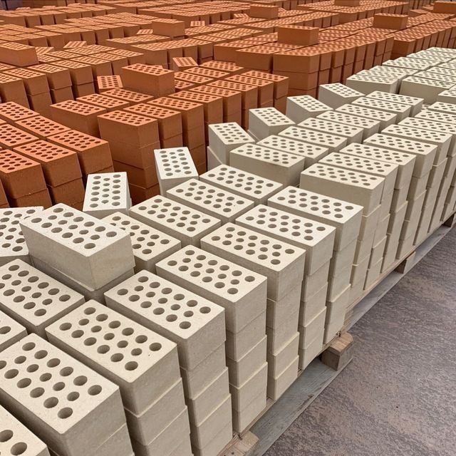 Кирпич разного сорта ..