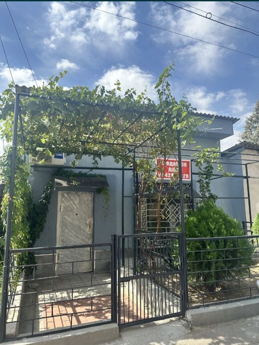 Срочно продается пол дома !!! В районе психбольницы.