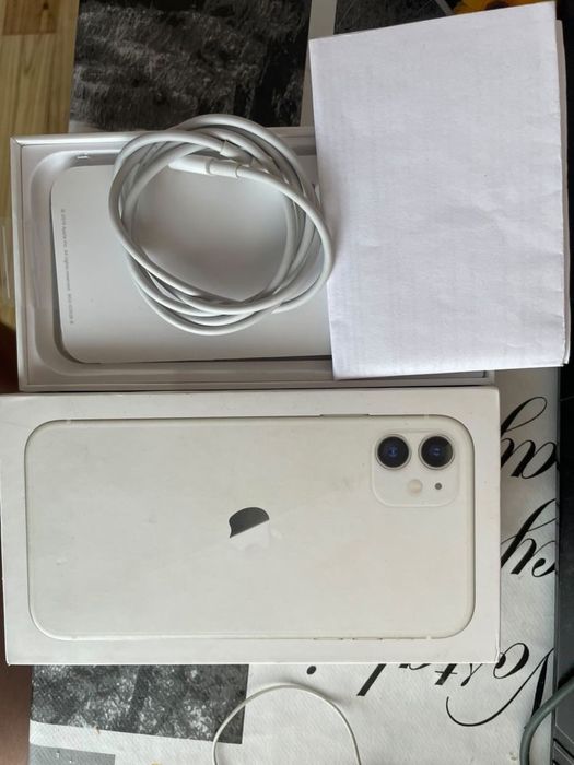 Продам IPhone 11 64gb