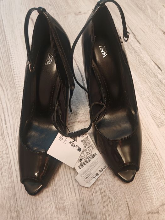 Pantofi lac Zara