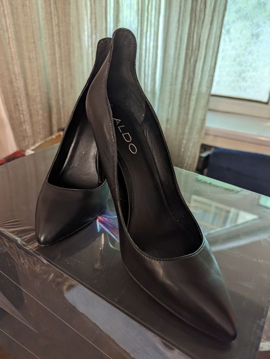 Продам перчаточной кожи фирменные туфли