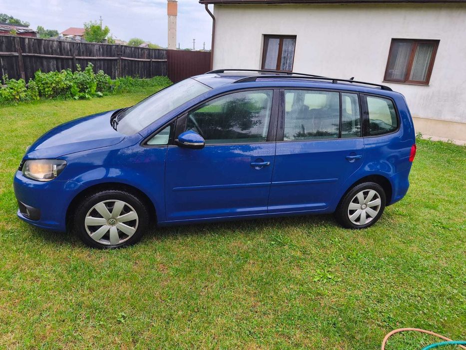 VOLKSWAGEN Touran