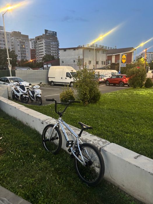 Vand bicicleta stare perfecta BMX JUMPER