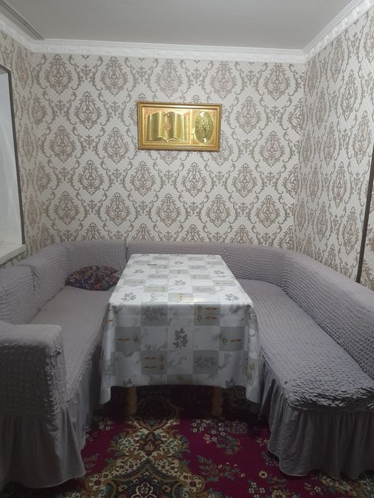 Уголок сатылады столы менен