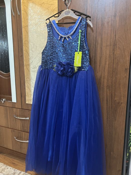 Нарядное платья новое