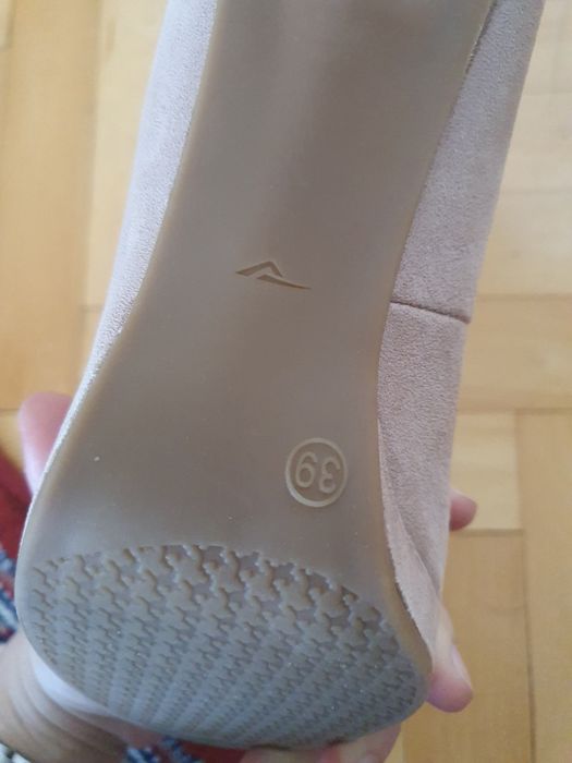 Дамски токчета бежови нови