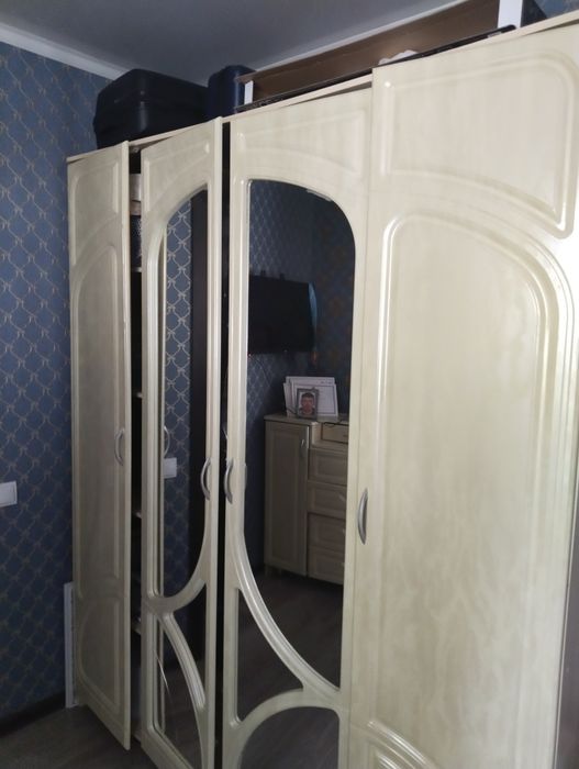 Продам шкаф и комод бу