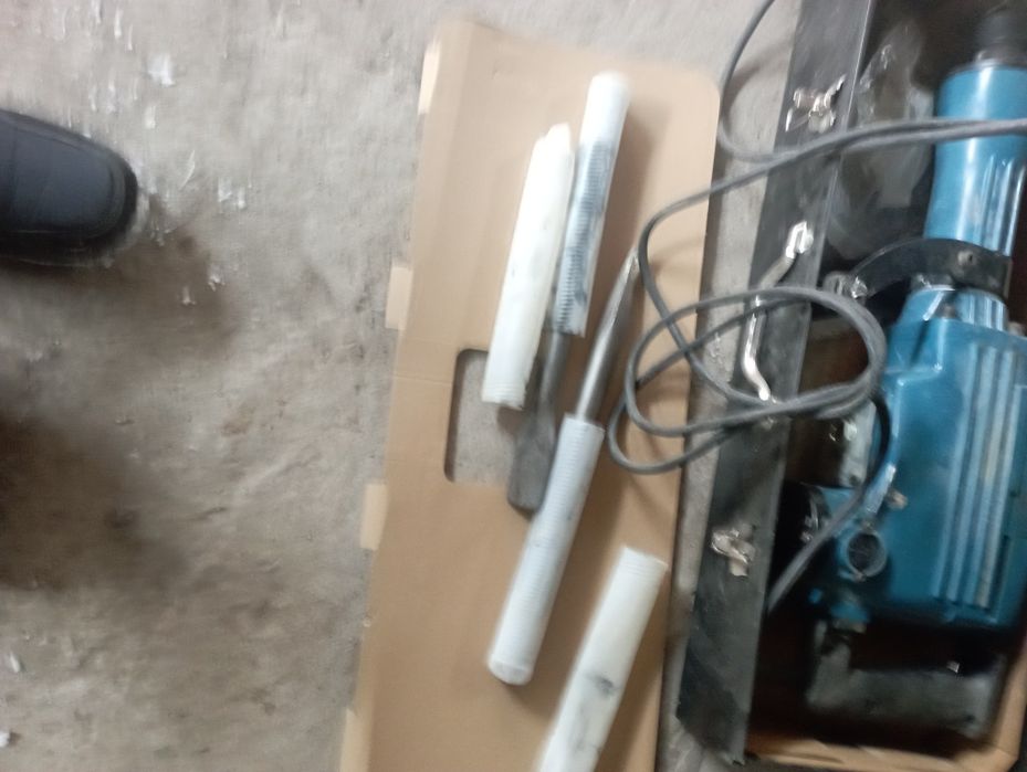 Генератор, адбойник, насос водиной