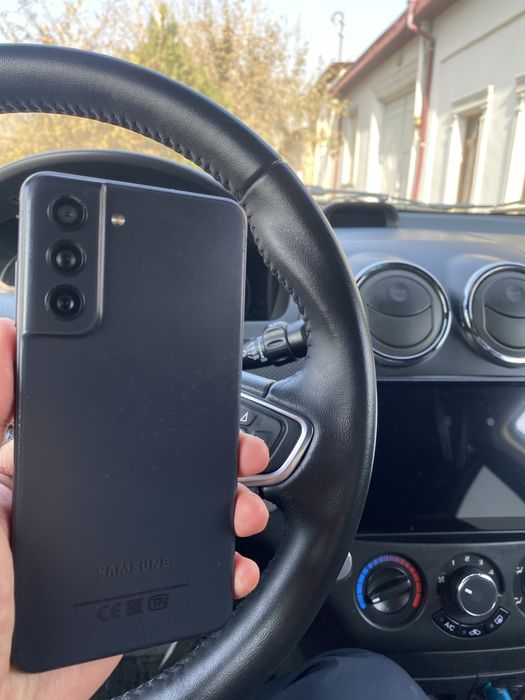 Samsung S21 FE sotiladi 8/256