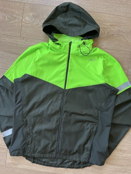 Ветровка Nike Dri-Fit
