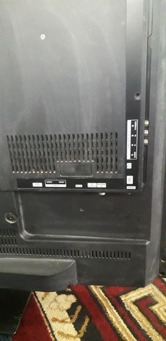 TELEVIZOR  43 ROISON zapchastga
